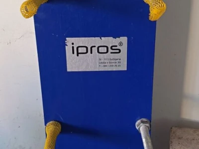 Na prodaju izmjenjivač topline i pumpa