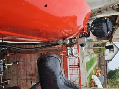 Traktor Imt 558
