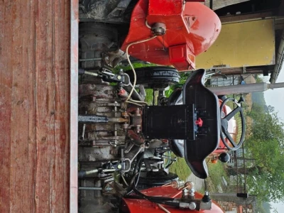 Traktor Imt 558