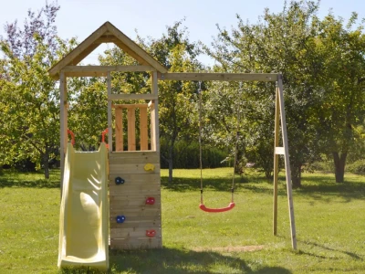 J3 Dječji toranj za igru s toboganom, pješčanikom i jednom ljuljačkom
