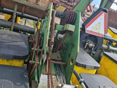 Sijačica John Deere 1760/12