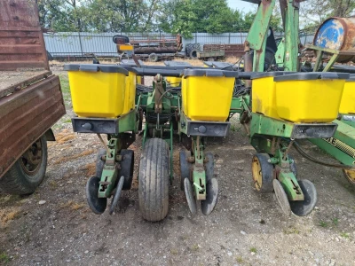 Sijačica John Deere 1760/12