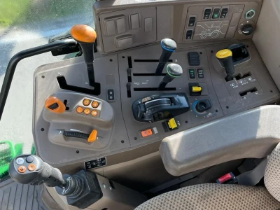 John Deere 6120M
