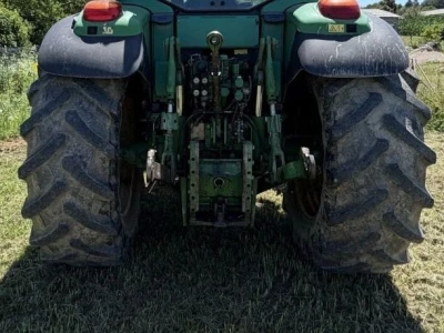 John Deere 6920