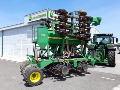 John Deere 750A