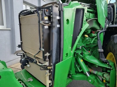 John Deere 8400R