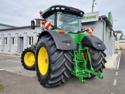 John Deere 8400R