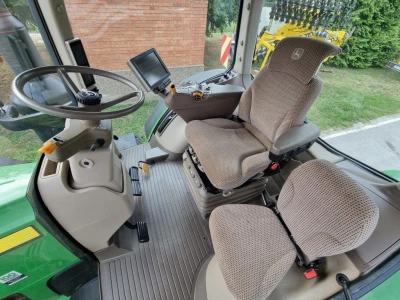 John Deere 8400R
