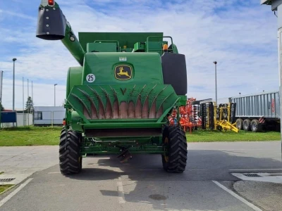 John Deere T660i