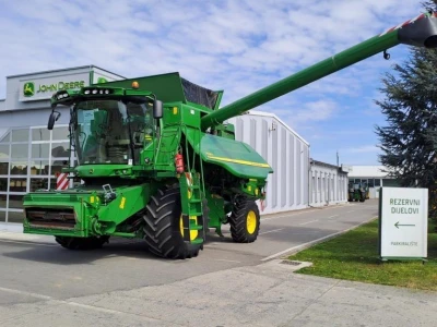 John Deere T660i