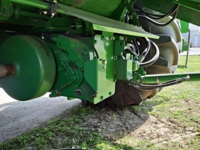 John Deere T660i