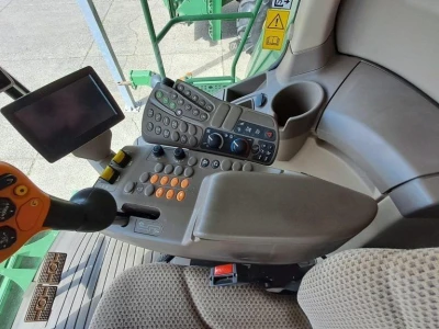 John Deere T660i