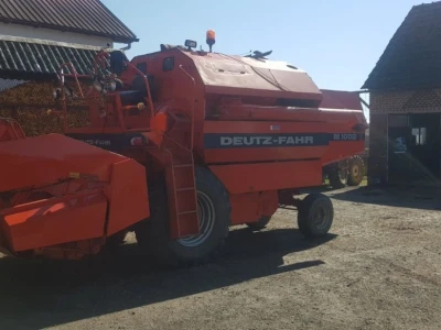 KOMBAJN DEUTZ FAHR M-1002