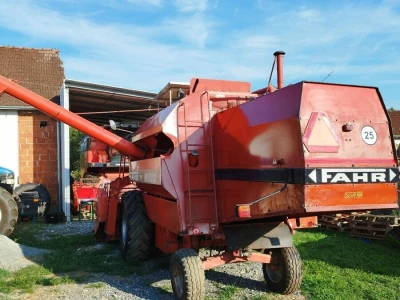 Kombajn FAHR M922