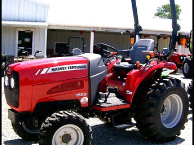 Traktor Massey Ferguson MF 1529
