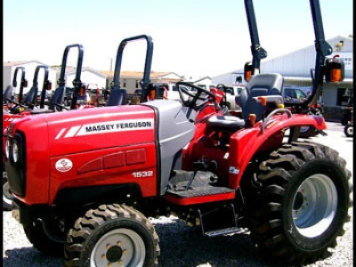 Traktor Massey Ferguson MF 1532