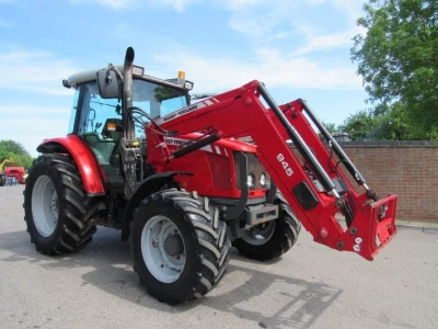 MASSEY FERGUSON 5455 TRAKTOR