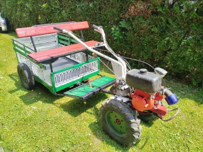 Motokultivator sa prikolicom