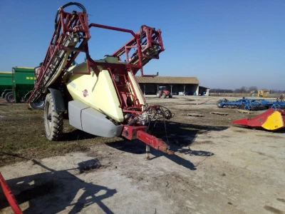 Hardi Commander Twin Force 4400 vučena prskalica