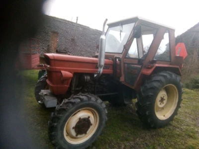 Prodaja polovni Traktor FIAT 1982 god.sa kabinom i nove gume dupla vuca registriran