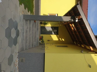 Prodajem kuću u Pakracu s imanjem (voćnjak)