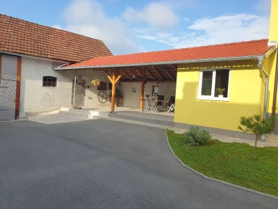 Prodajem kuću u Pakracu s imanjem (voćnjak)
