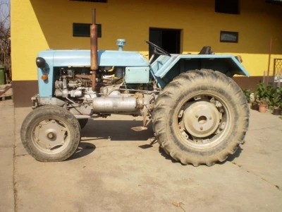 Prodajem traktor Rakovica