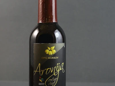 Prodajemo voćno vino od aronije