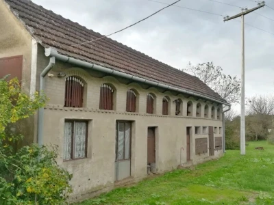 SLAVONSKI BROD - Zadubravlje kuća i poljoprivredno zemljište