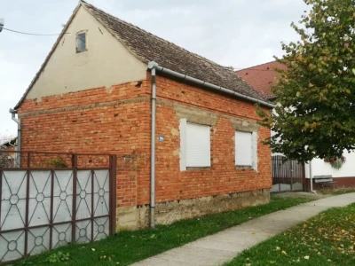 SLAVONSKI BROD - Zadubravlje kuća i poljoprivredno zemljište