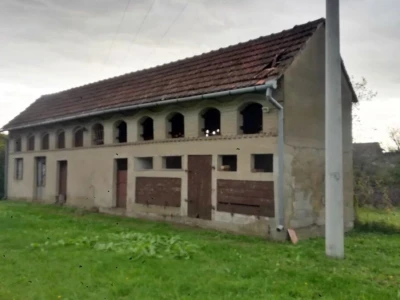 SLAVONSKI BROD - Zadubravlje kuća i poljoprivredno zemljište