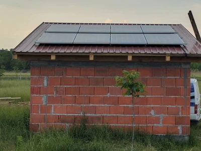 Solarni sustav za vikendice za rasvjetu, TV, hladnjak, alat....