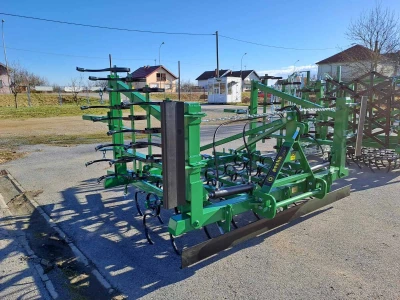 Sjetvospremač, sa hidrauličkim sklapanjem, radni zahvat 5.00, četiri reda opruga, S/R opruga