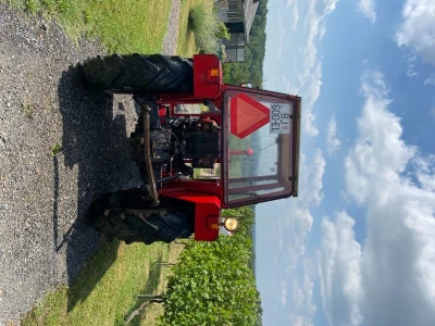 Traktor IMT 533 s kabinom