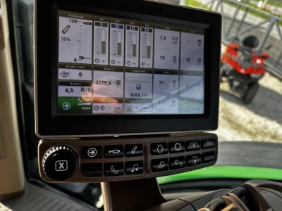 Traktor John Deere 8270R
