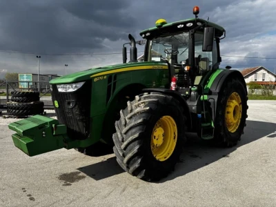 Traktor John Deere 8270R