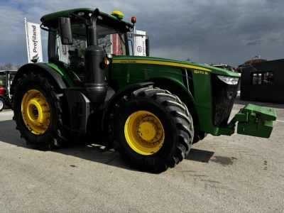 Traktor John Deere 8270R