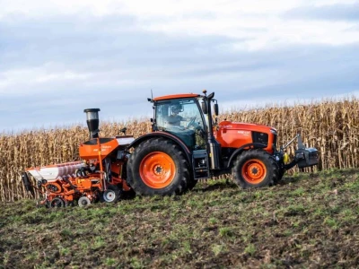Traktor KUBOTA M6-121 U