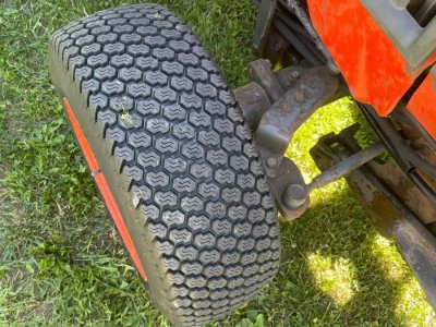 KUBOTA B2100 HST