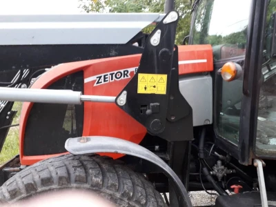 ZETOR PROXIMA 75 SA PREDNJIM, UTOVARIVAČEM