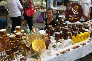 Sajam "Dani maline i meda" Žepče 2019.