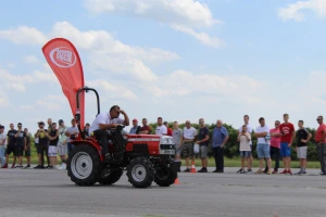 Utrka traktora na 9. FarmShow-u