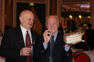 Plavo-zeleni ples pršuta, plećke, pečenice i slanine