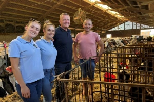 Farmer Marijan Hartman u Svetom Ivanu Žabnom uzgaja 250 grla stoke