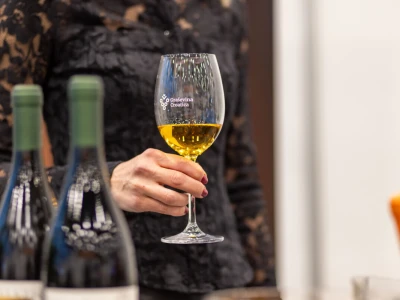 10. WineOs