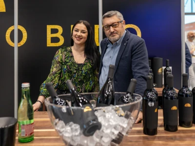 10. WineOs