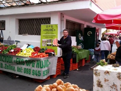 Senad na tržnici