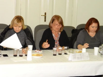 14. Edukacijsko ocjenjivanje kvalitete voćnih rakija i likera u HGK ŽK Osijek