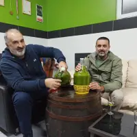 EKSKLUZIVNO - Sa masline stare 2.246 godina ubrali više od 100 kilograma vrhunskih plodova
