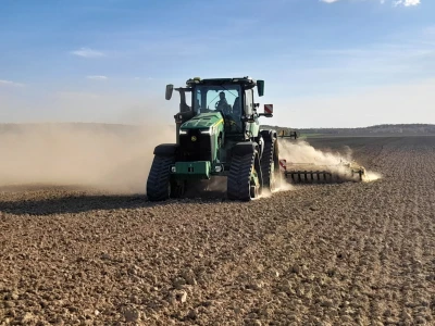 John Deere 8RX 410 traktor mjeseca